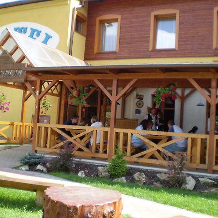 Motel Ranc Ruzomberok Extérieur photo