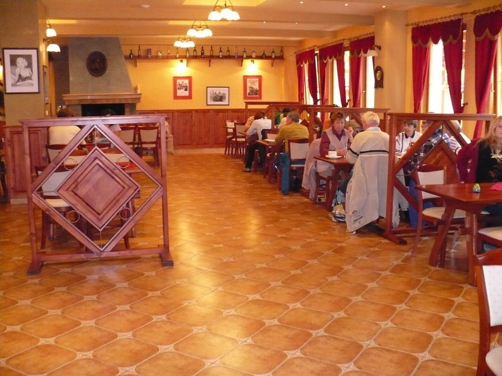 Motel Ranc Ruzomberok Extérieur photo